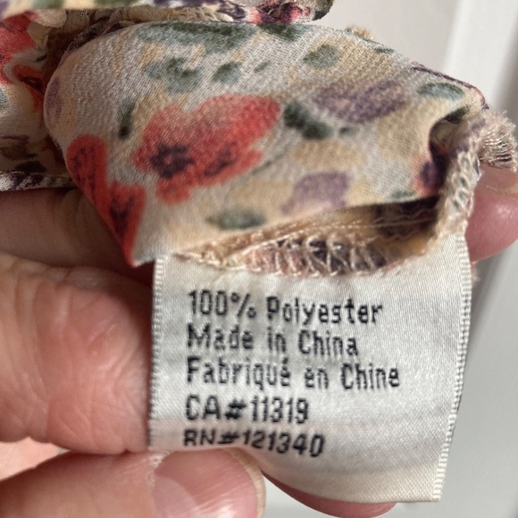 Floral cute top size S/XS - Picture 8 of 9